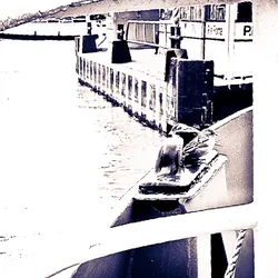 quay-side_228177808_o.jpg