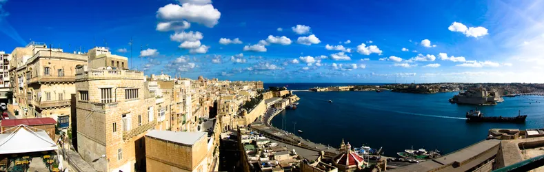 view-from-the-upper-barracca-gardens-in-valletta-malta_5257873482_o.jpg