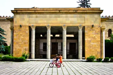 stalins-houses-mausoleum_7430800516_o.jpg