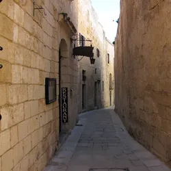 mdina-street_5256921233_o.jpg