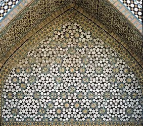 shrine-in-esfahan-with-a-regular-polygon-based-pattern_399676145_o.jpg