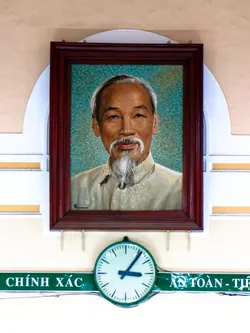 uncle-ho-in-the-main-post-office_3965705279_o.jpg