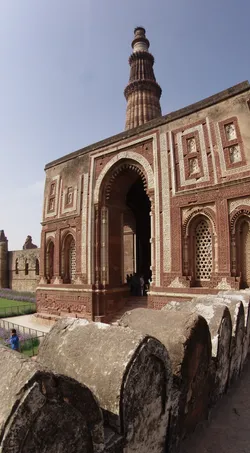 qutb-minar_2620699701_o.jpg