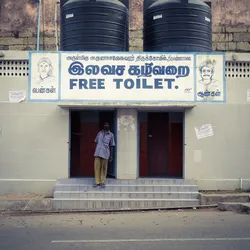 free-toilet_9214371891_o.jpg