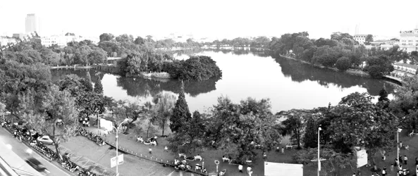 looking-out-over-hoan-kiem-lake_3955797863_o.jpg
