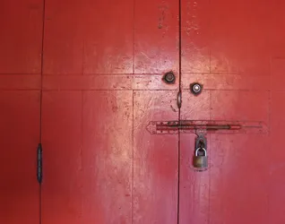 red-smiling-door_2398392077_o.jpg