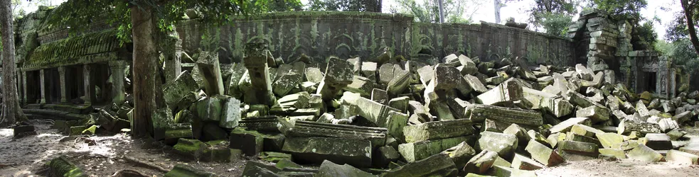 in-ruins_2975140094_o.jpg