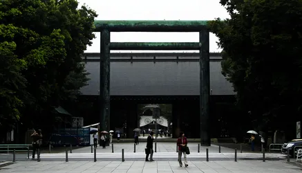 yasukuni-shrine_2828809552_o.jpg