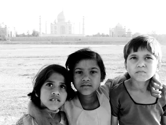 near-the-taj-mahal_2853380836_o.jpg