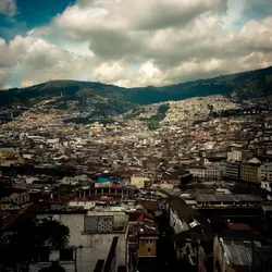overlooking-quito_16795747235_o.jpg