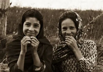 two-afghan-girls_2577538951_o.jpg