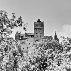 brans-castle_6041193902_o.jpg