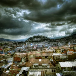 the-centre-of-quito_16215625773_o.jpg