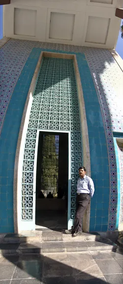 tomb-of-sadi-in-shiraz_223037270_o.jpg
