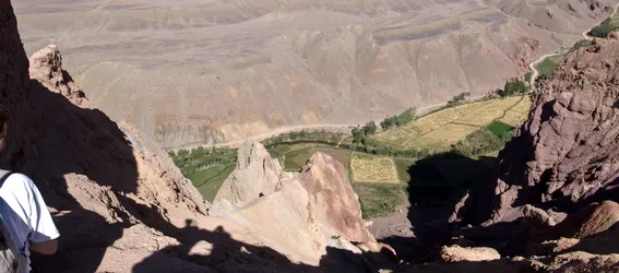 looking-down-into-the-bamyan-valley_2577675523_o.jpg