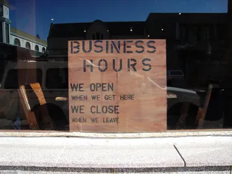 business-hours_253991353_o.jpg