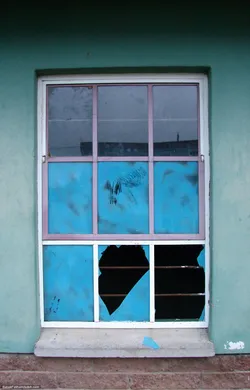 broken-window_455280210_o.jpg