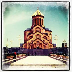 thats-one-big-ass-church-in-tbilisi_7300989382_o.jpg