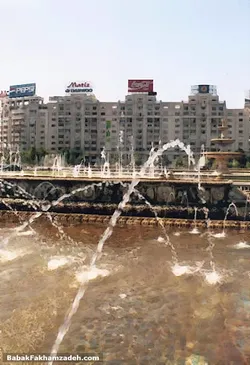ceaucescu-had-an-enormous-fountain-built-in-the-center-of-bucharest_356007818_o.jpg