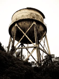 water-tower_2792337376_o.jpg