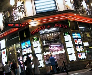 museo-del-jamon_2320823888_o.jpg