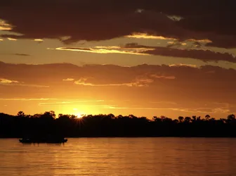 sunset-on-the-zambezi_2856927950_o.jpg