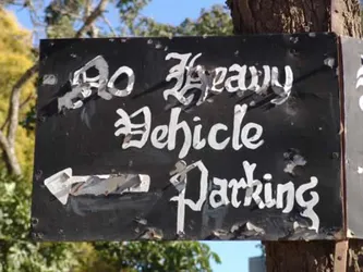 no-heavy-vehicle-parking_172553496_o.jpg