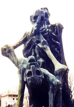 cemetery-statue_2304235690_o.jpg