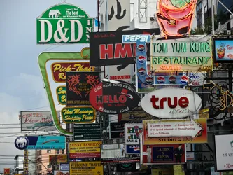 signage-on-kao-san-road_1778097578_o.jpg