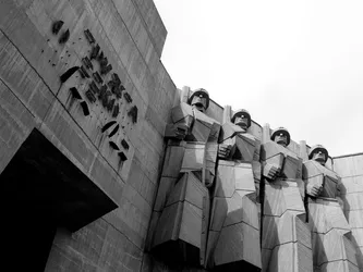 the-varna-liberation-monument_2638860164_o.jpg