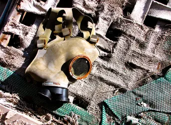 discarded-gas-mask_4034927352_o.jpg