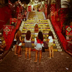 girls-at-the-escadaria-selarn_13175659015_o.jpg