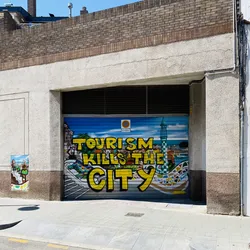 tourism-kills-the-city_52280322332_o.jpg