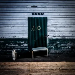 bond_46674320682_o.jpg