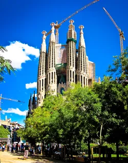 sagrada-familia_8054988076_o.jpg