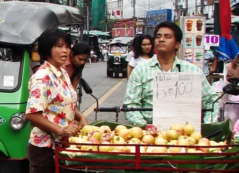 street-food-salesman_1778082394_o.jpg