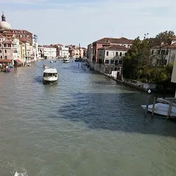 overlooking-the-canal-grande_228182740_o.jpg
